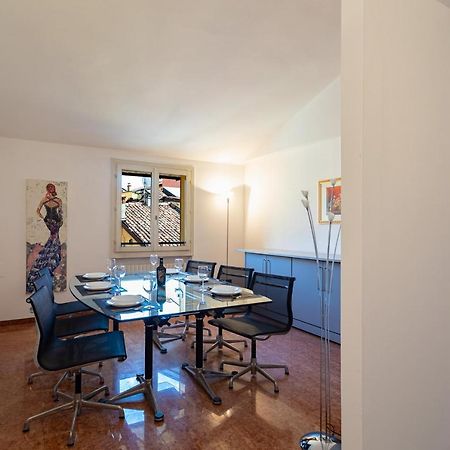 Bologna'S Way Sguardo Sui Tetti Lägenhet Exteriör bild