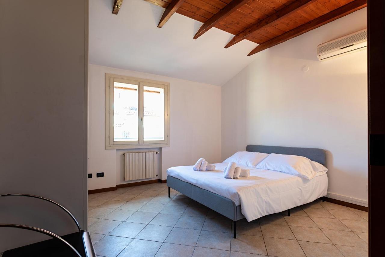 Bologna'S Way Sguardo Sui Tetti Lägenhet Exteriör bild